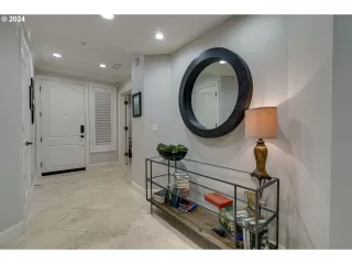 Photo #3: 24114996 Listing