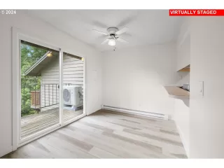 Photo #2: 24116581 Listing 