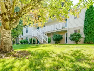 Photo #4: 24117170 Listing