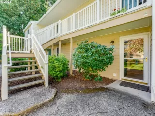 Photo #5: 24117170 Listing