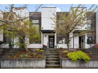 Photo #1: 24117474 Listing