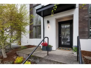 Photo #2: 24117474 Listing