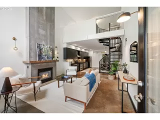 Photo #3: 24117474 Listing