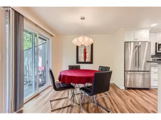 Photo #2: 24117610 Listing