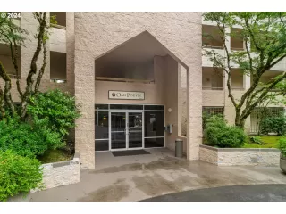 Photo #1: 24117950 Listing