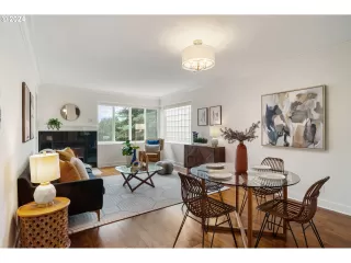 Photo #4: 24117950 Listing