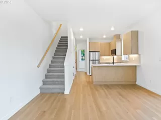 Photo #3: 24118166 Listing