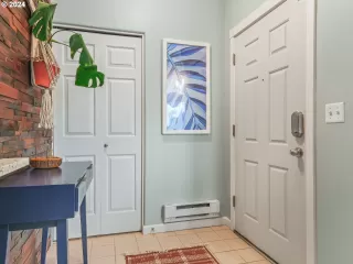 Photo #5: 24118794 Listing