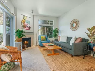 Photo #6: 24118794 Listing