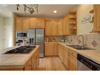 Photo #3: 24119565 Listing