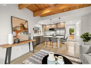 Photo #3: 24119660 Listing