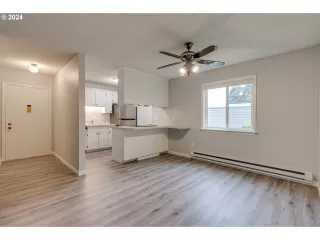 Photo #6: 24120338 Listing 