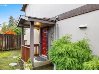 Photo #3: 24121001 Listing 
