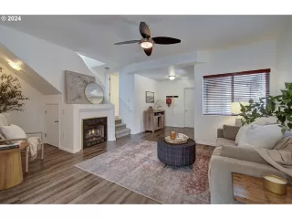 Photo #2: 24121102 Listing