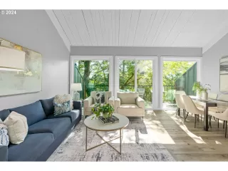 Photo #4: 24121765 Listing