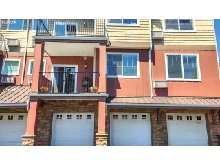 Photo #4: 24122724 Listing