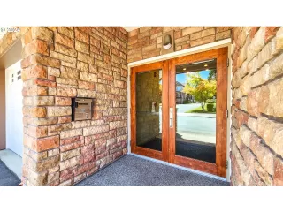 Photo #6: 24122724 Listing