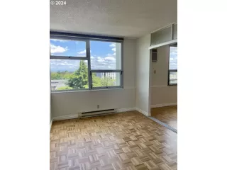 Photo #6: 24123259 Listing 