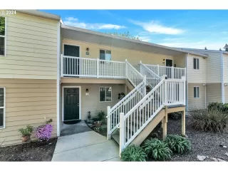 Photo #4: 24124221 Listing