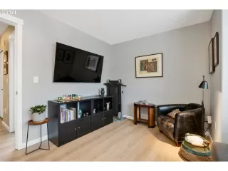 Photo #6: 24124744 Listing 