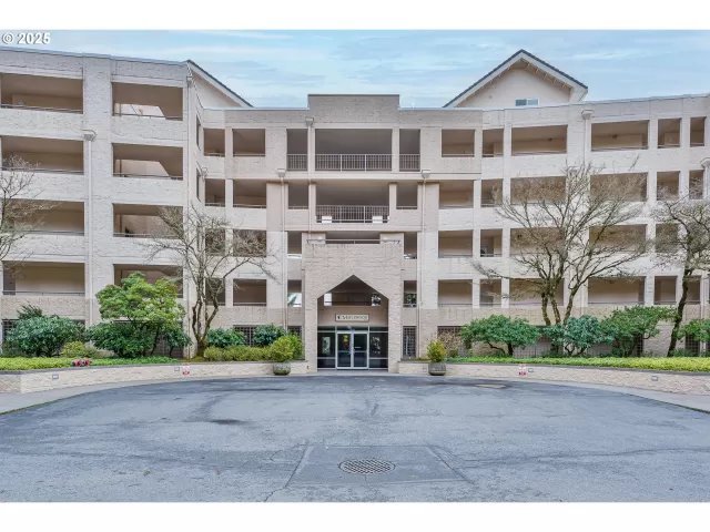 MLS: 24124778 Condo For Sale