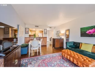 Photo #2: 24124778 Listing 