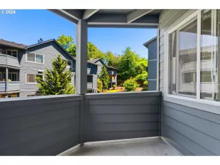 Photo #3: 24125278 Listing