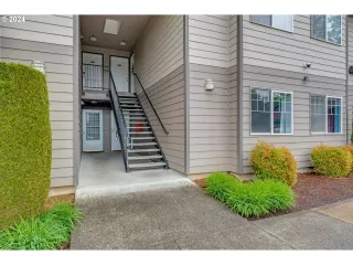 Photo #2: 24126404 Listing