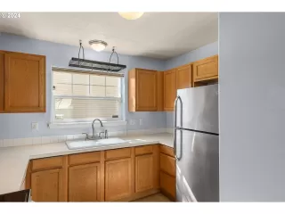 Photo #2: 24126554 Listing