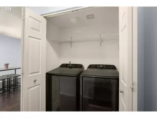 Photo #5: 24126554 Listing