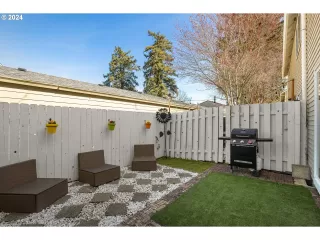 Photo #6: 24126554 Listing