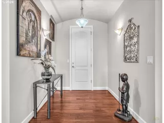 Photo #2: 24126680 Listing 