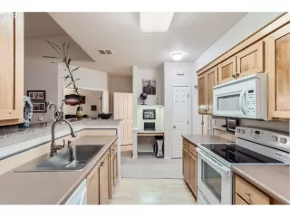 Photo #3: 24127372 Listing