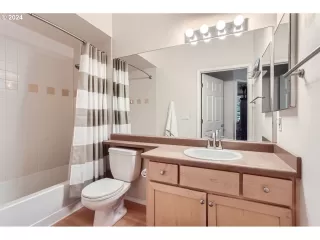 Photo #5: 24127372 Listing