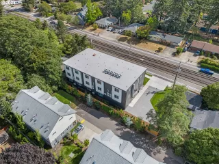 Photo #1: 24127460 Listing 