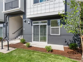 Photo #5: 24127460 Listing 