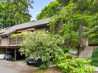 Photo #1: 24128678 Listing