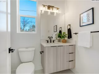 Photo #4: 24128778 Listing