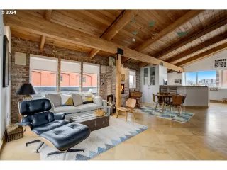 Photo #5: 24130028 Listing