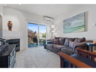 Photo #1: 24131078 Listing