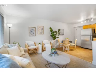 Photo #5: 24131254 Listing