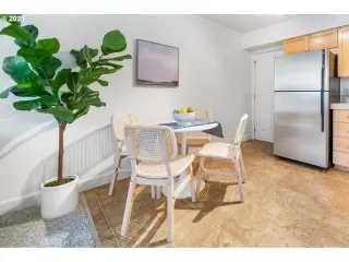 Photo #6: 24131254 Listing