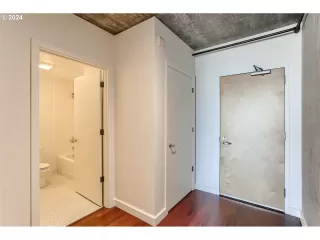 Photo #1: 24131715 Listing