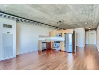 Photo #3: 24131715 Listing