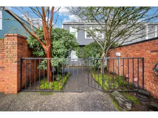 Photo #2: 24131991 Listing