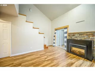 Photo #6: 24132224 Listing