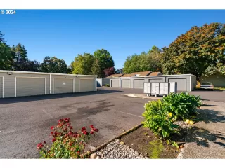 Photo #3: 24132352 Listing 