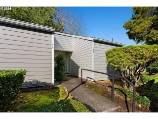 Photo #5: 24132352 Listing 