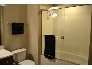 Photo #5: 24132496 Listing 