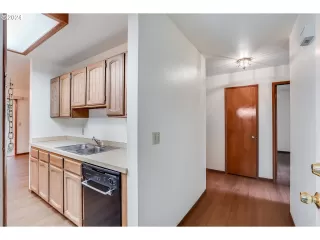 More Details about MLS # 24134041 : 9776 SW TUALATIN RD